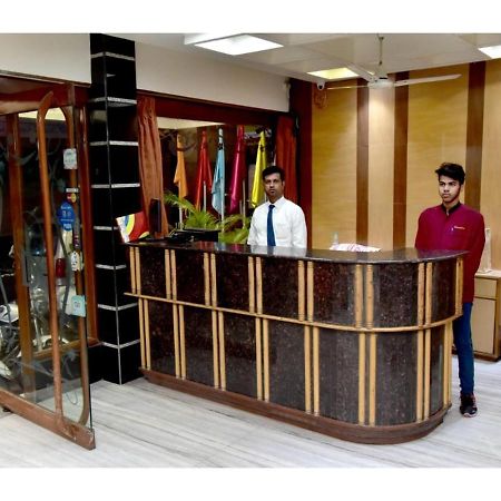 Hotel Dwarka, ナーグプル エクステリア 写真