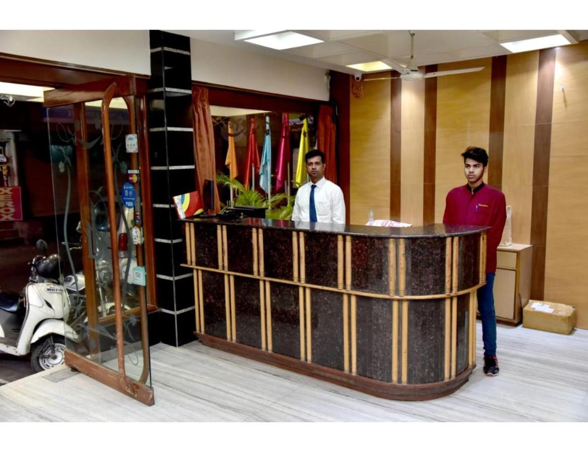 Hotel Dwarka, ナーグプル エクステリア 写真