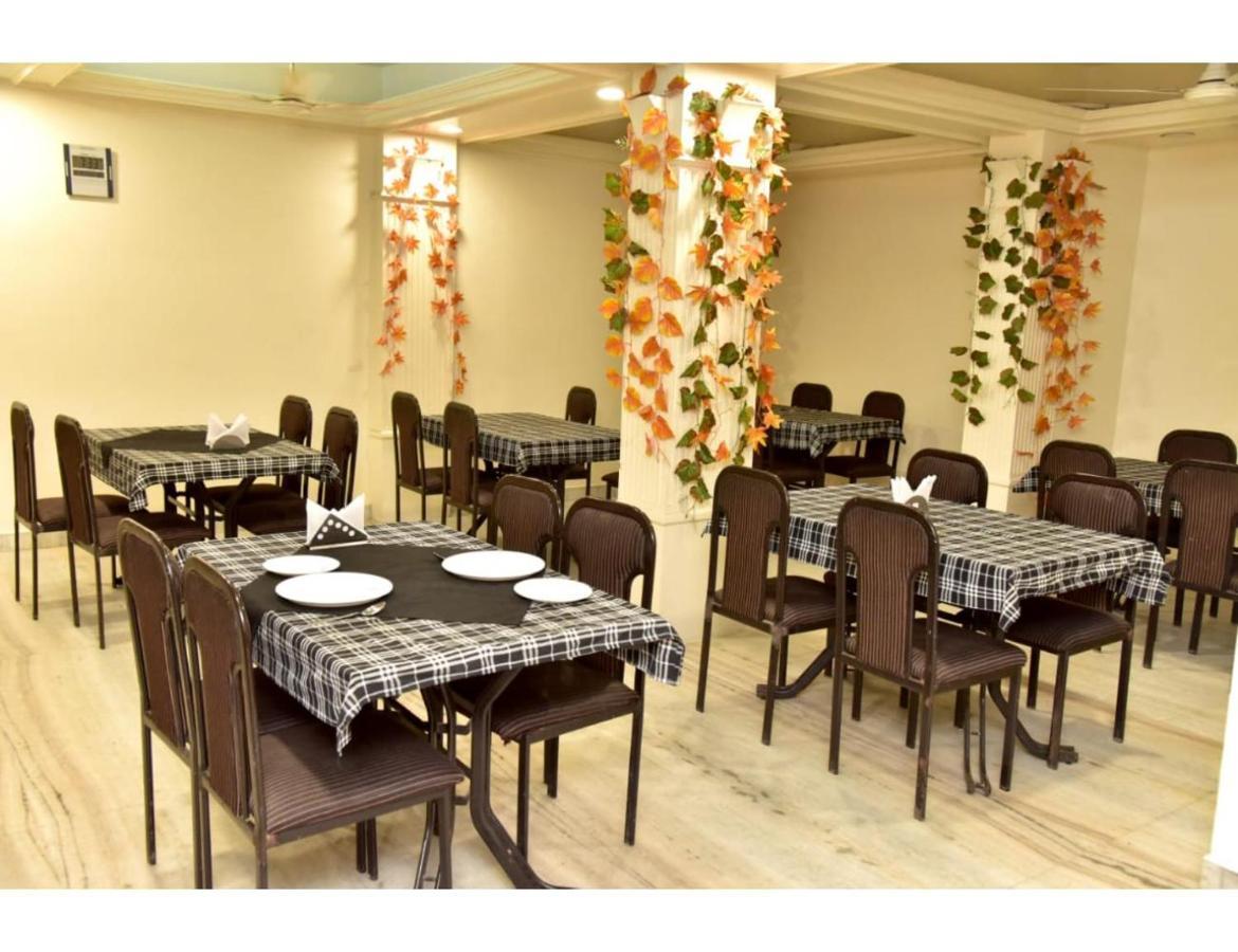 Hotel Dwarka, ナーグプル エクステリア 写真