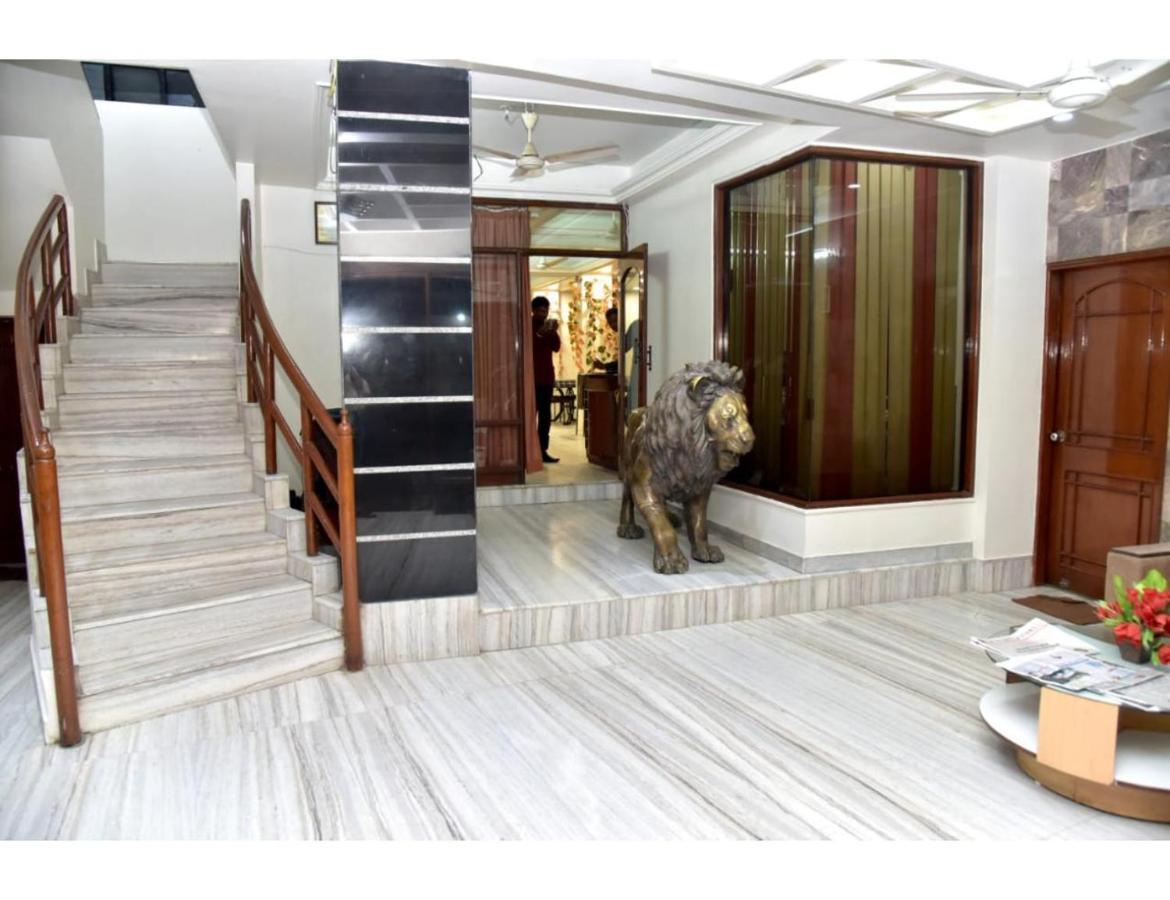 Hotel Dwarka, ナーグプル エクステリア 写真