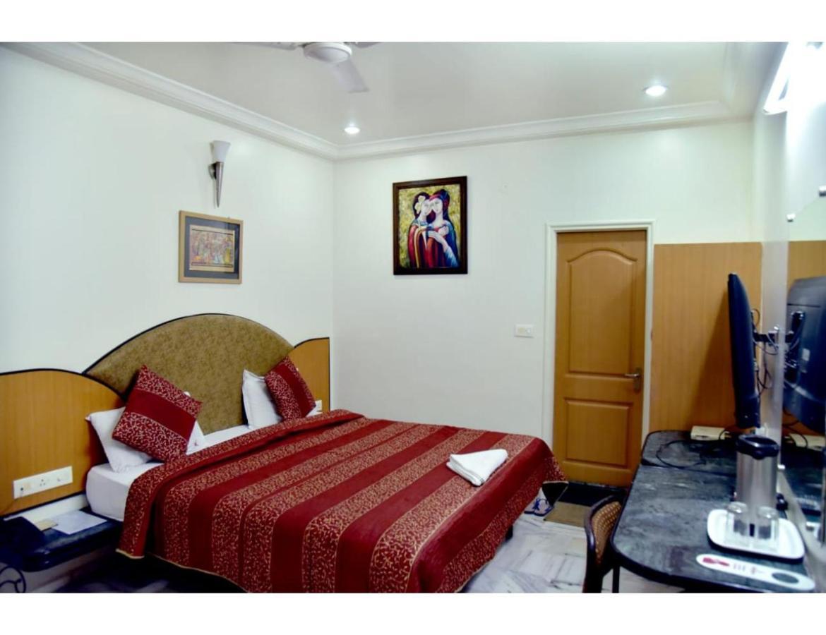Hotel Dwarka, ナーグプル エクステリア 写真